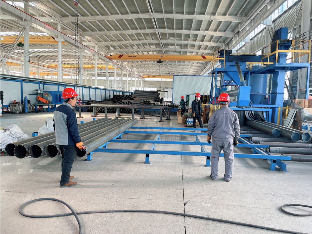 塗塑鋼(gāng)管生產區(qū) 塗塑(sù)鋼(gāng)管生產區